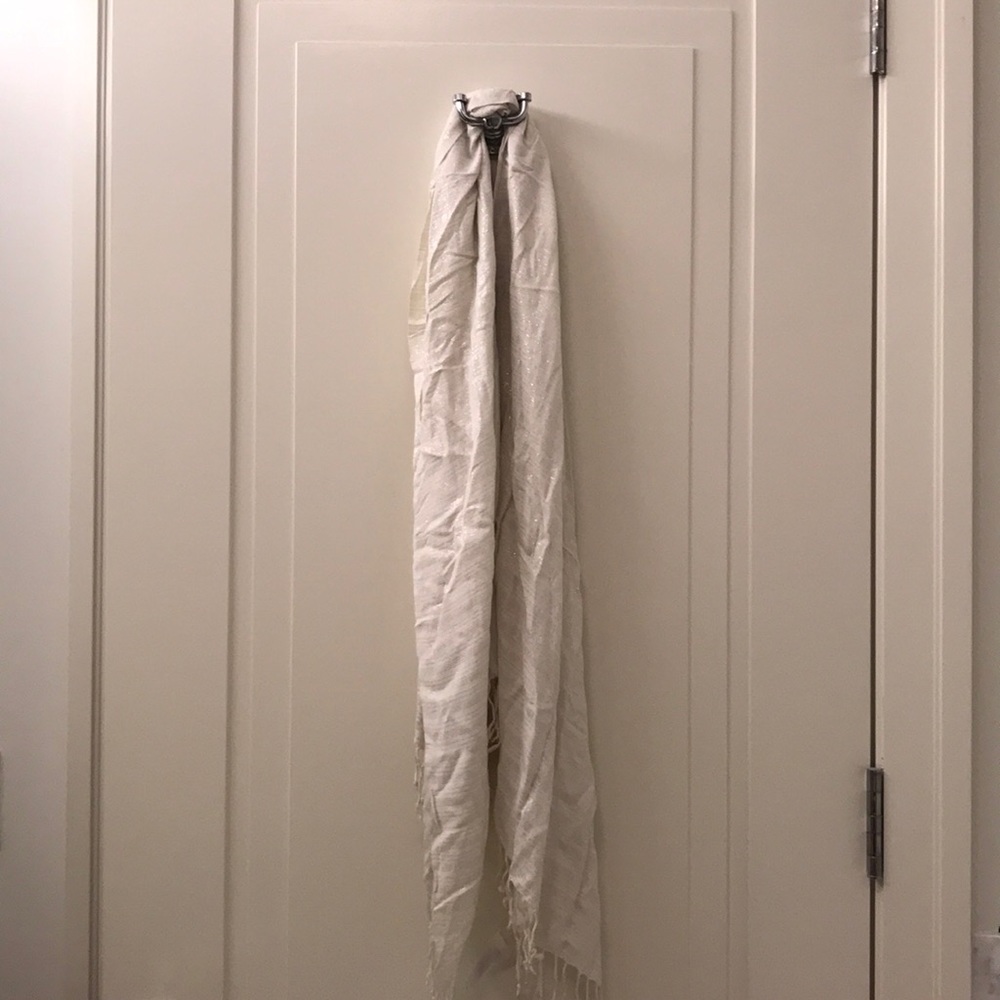 H and M white and silver scarf